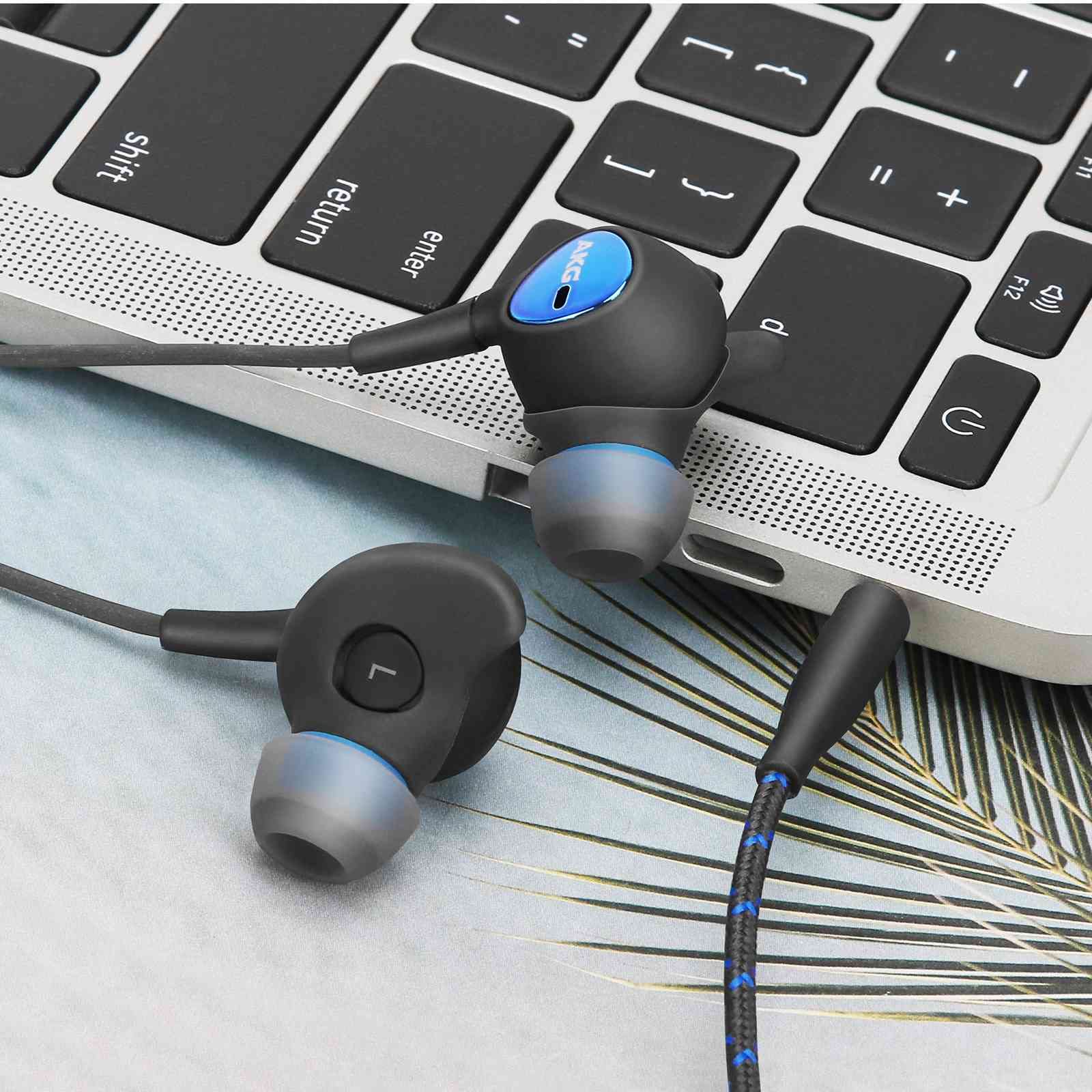 Amazon.com: AKG - Auriculares duraderos con cable de 0.138 in con